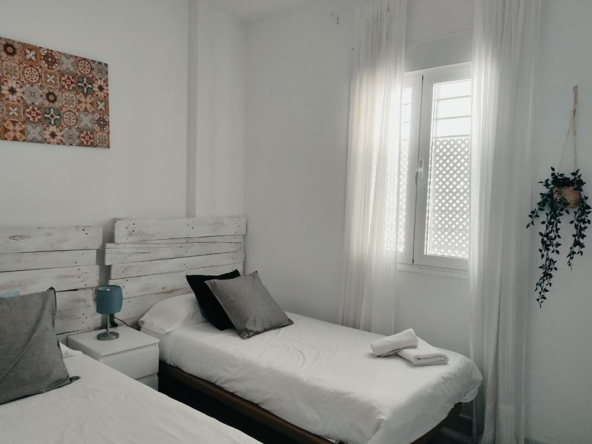 סביליה Apartamento San Luis. Plaza De Parking Gratis!!! מראה חיצוני תמונה
