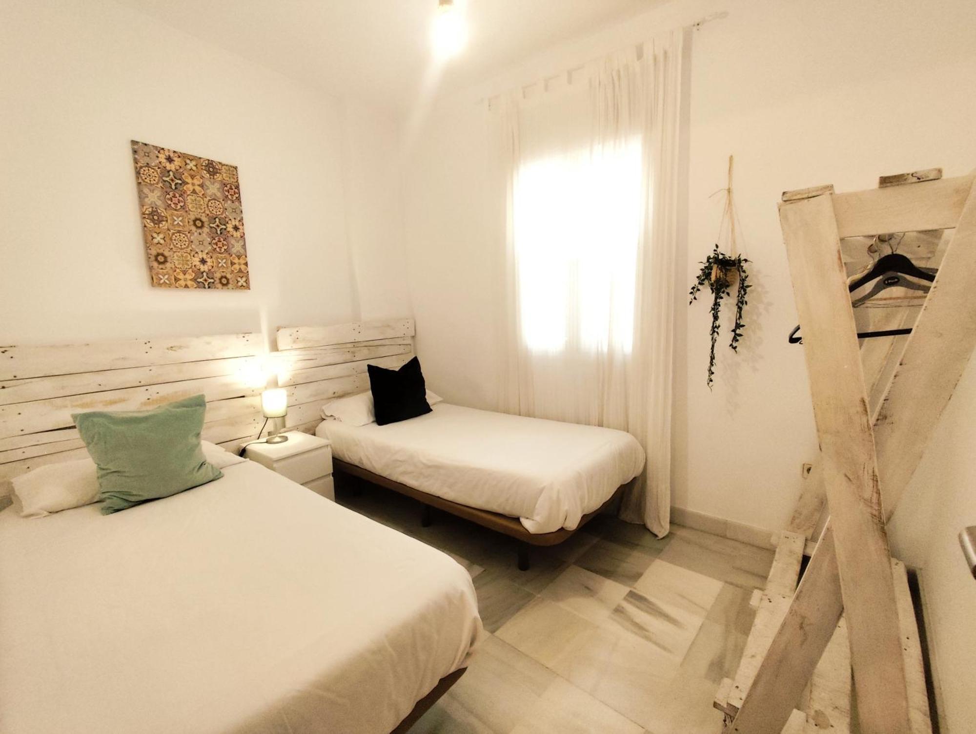 סביליה Apartamento San Luis. Plaza De Parking Gratis!!! מראה חיצוני תמונה