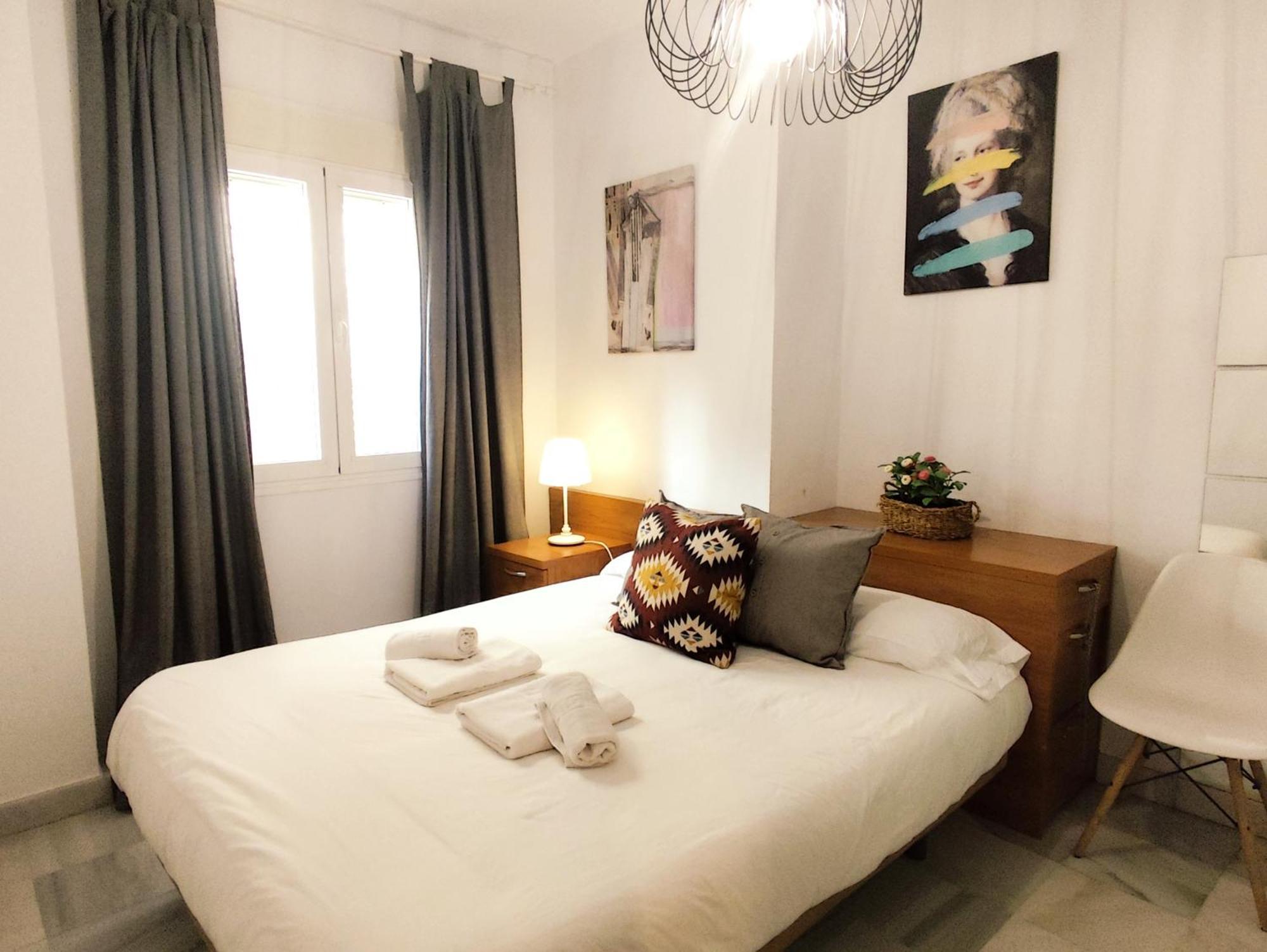 סביליה Apartamento San Luis. Plaza De Parking Gratis!!! מראה חיצוני תמונה